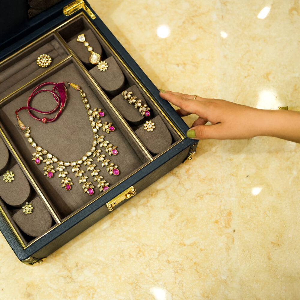 The Diamond Jewellery Box - Image 2